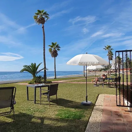 Sea Front House Sandra D Дом отдыха *