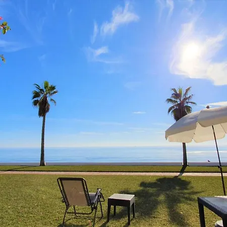 Дом отдыха Sea Front House Sandra D *