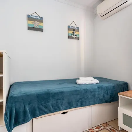 Sea Front House Sandra D Дом отдыха Ситио-де-Калаонда